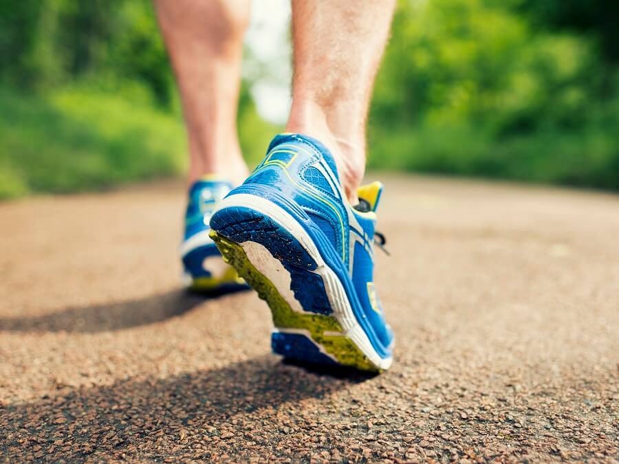跑鞋中底越厚越能避免運動傷害？