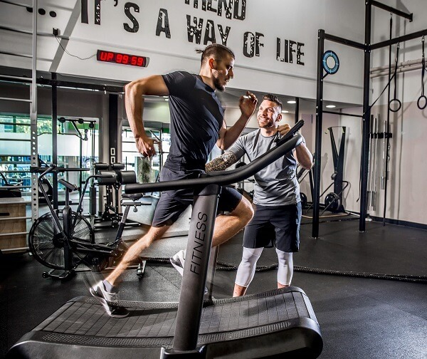 跑步訓練加入速耐力與肌力訓練,可以更有效率提升運動表現