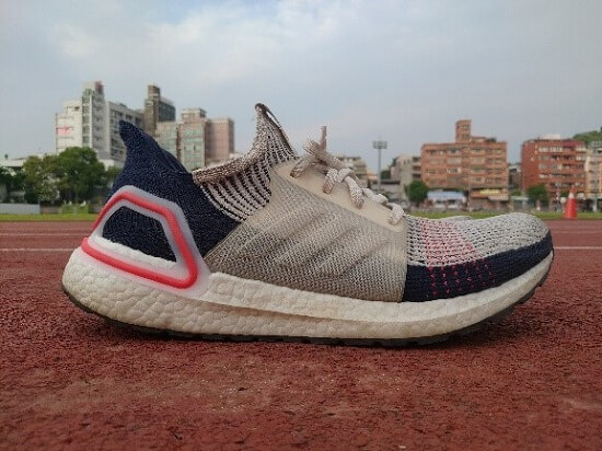 跑鞋的避震是如何達成的?