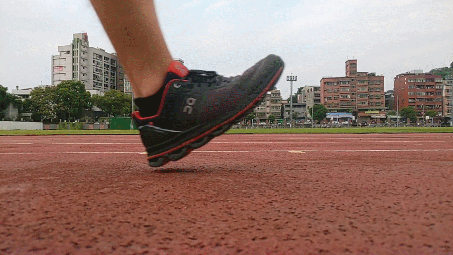 跑鞋的避震是如何達成的?