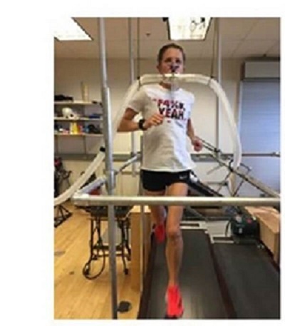 穿碳纖維板跑鞋對上下坡也有利嗎?