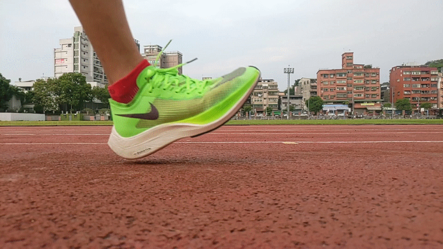 跑鞋的避震是如何達成的?